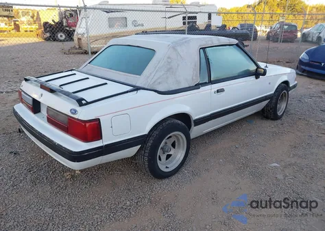 1993 Ford Mustang Lx z USA, uszkodzony, nr VIN 1FACP44M6PF193412